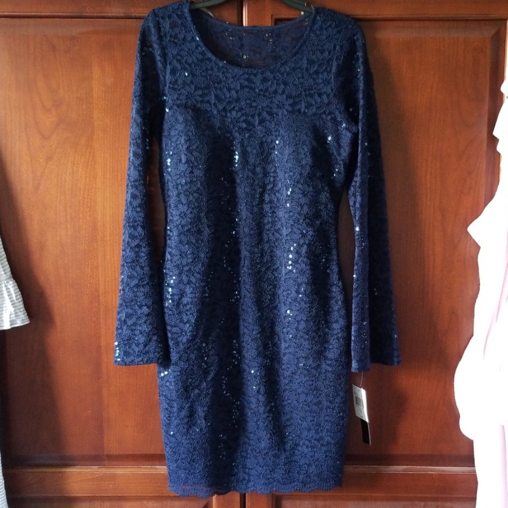 Dress - Picture 4 of 4